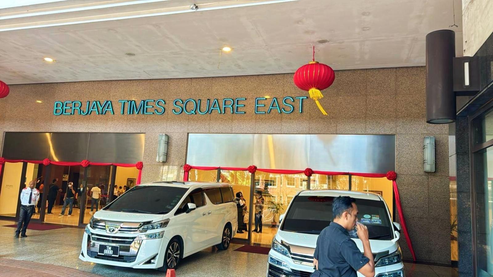 Emas Service Times Square Apartment