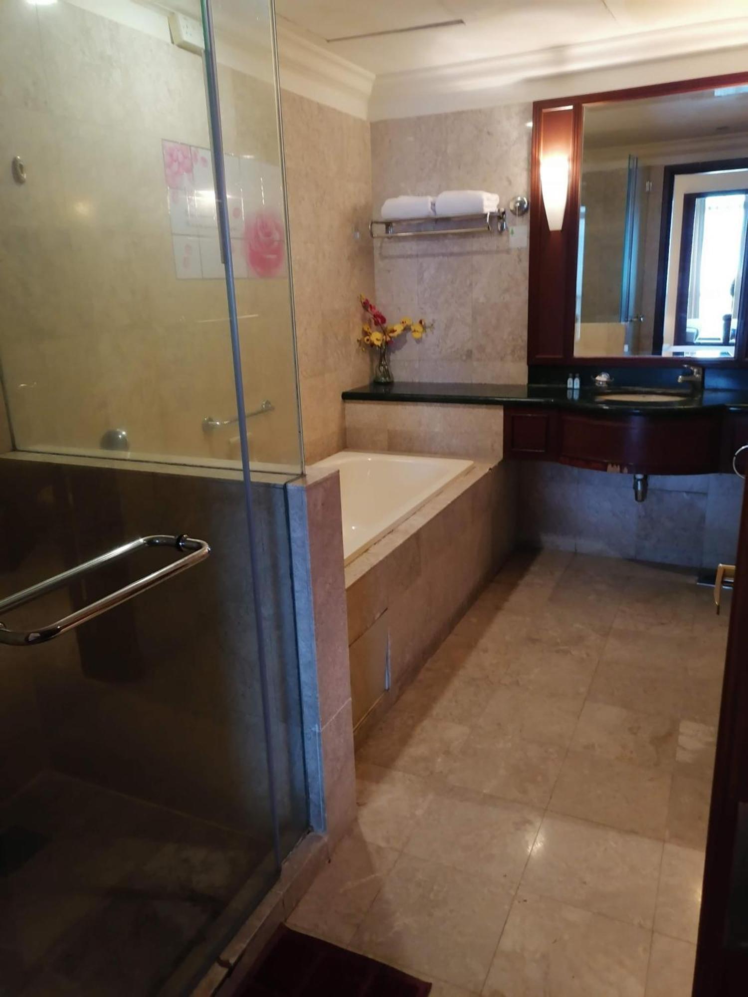 Emas Service Times Square Apartment Kuala Lumpur